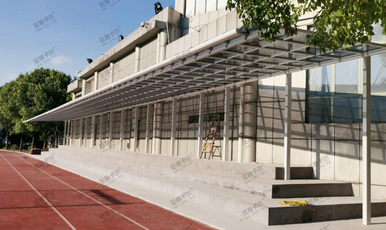 上海閔行區(qū)聯(lián)友路韓國學(xué)?？磁_棚順利完工