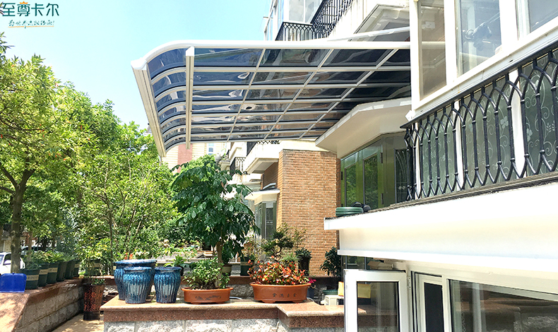 上海做雨棚的廠家？廠家定制全鋁合金雨棚？